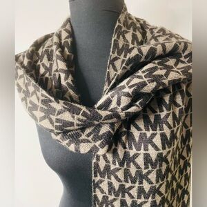 Authentic Michael Kors MK Logo Scarf Knit Fringe Acrylic Blend beige black